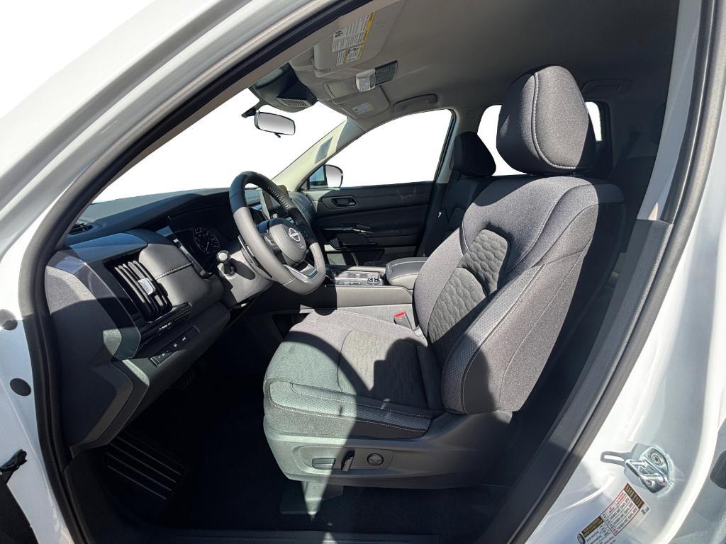 new 2025 Nissan Pathfinder car, priced at $36,122