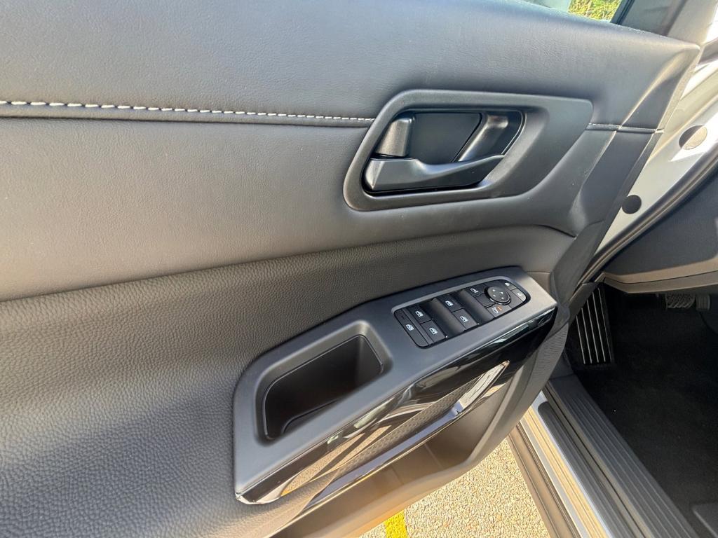 new 2025 Nissan Pathfinder car, priced at $32,133