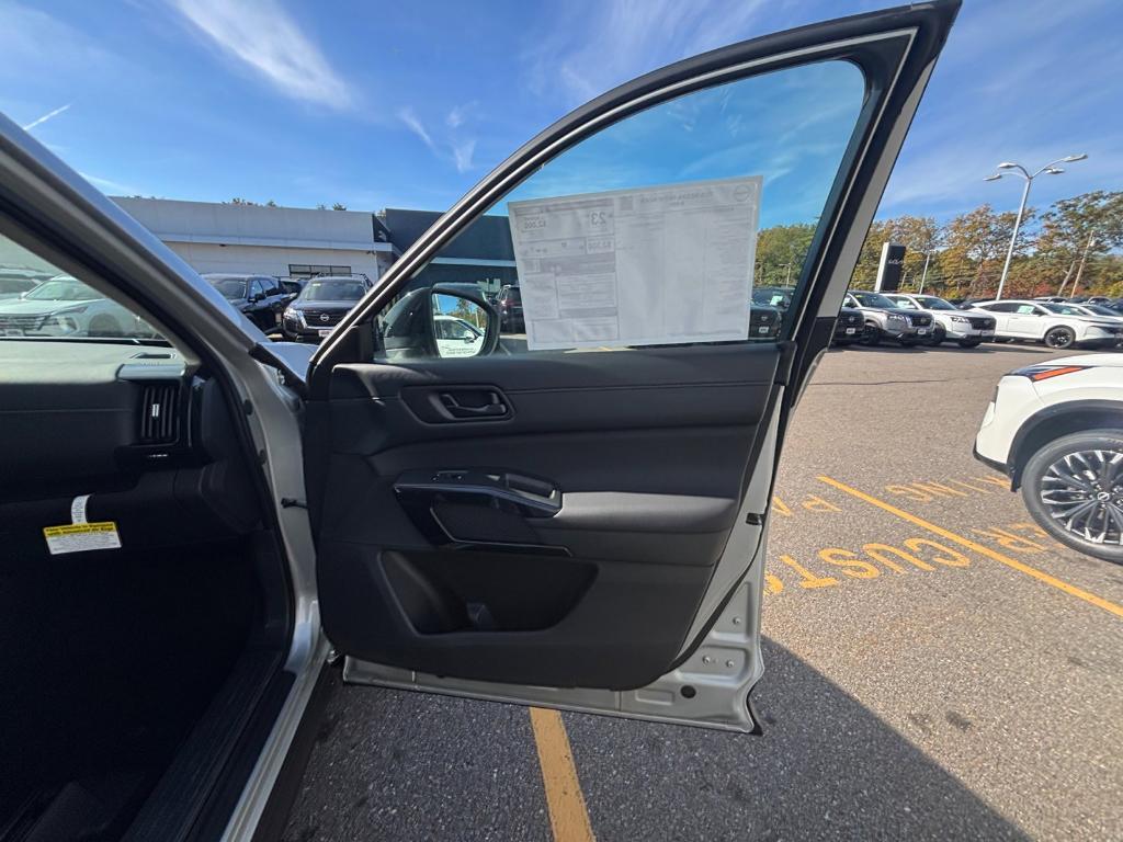 new 2025 Nissan Pathfinder car, priced at $32,133