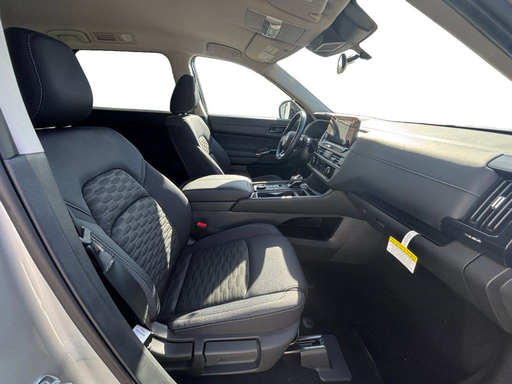 new 2025 Nissan Pathfinder car, priced at $32,133