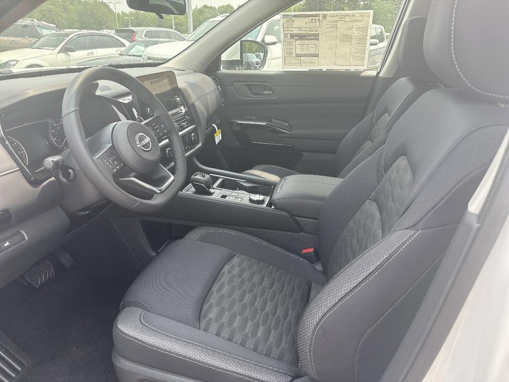 new 2025 Nissan Pathfinder car, priced at $41,093