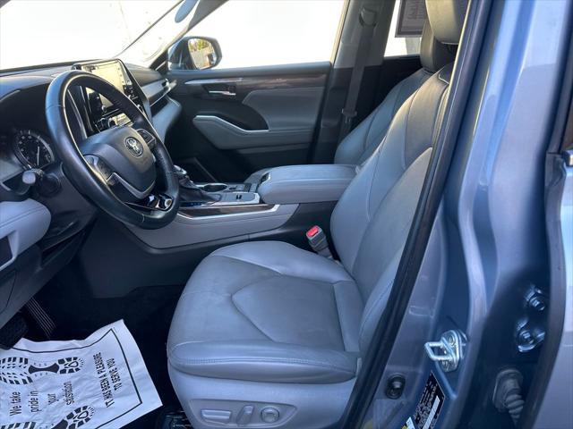 used 2022 Toyota Highlander car, priced at $34,280