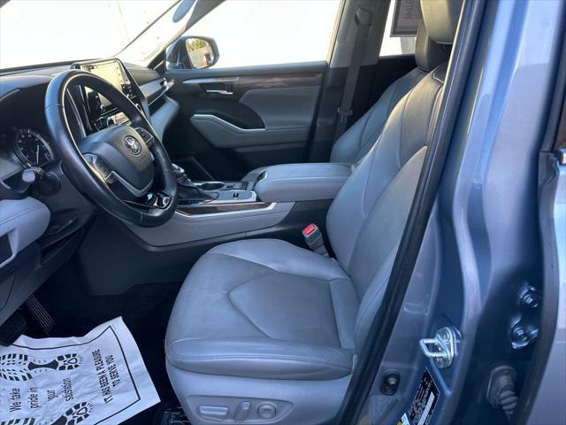 used 2022 Toyota Highlander car, priced at $35,993