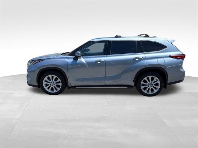 used 2022 Toyota Highlander car, priced at $34,280