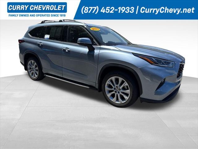 used 2022 Toyota Highlander car, priced at $34,280