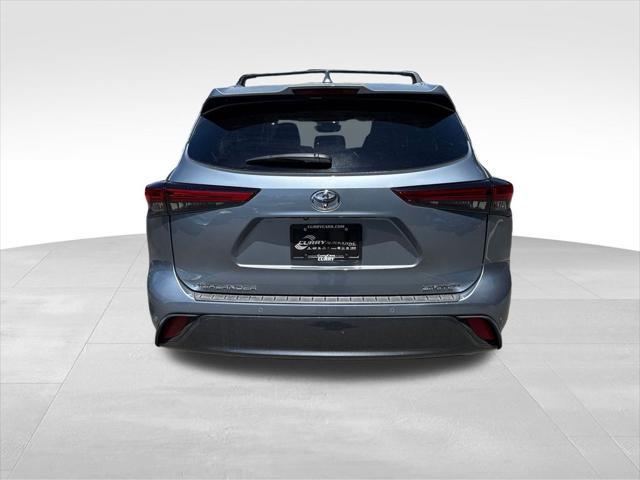 used 2022 Toyota Highlander car, priced at $34,280