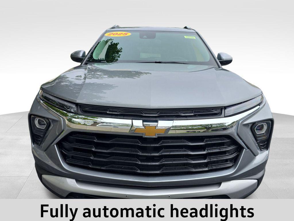 used 2025 Chevrolet TrailBlazer car, priced at $24,834