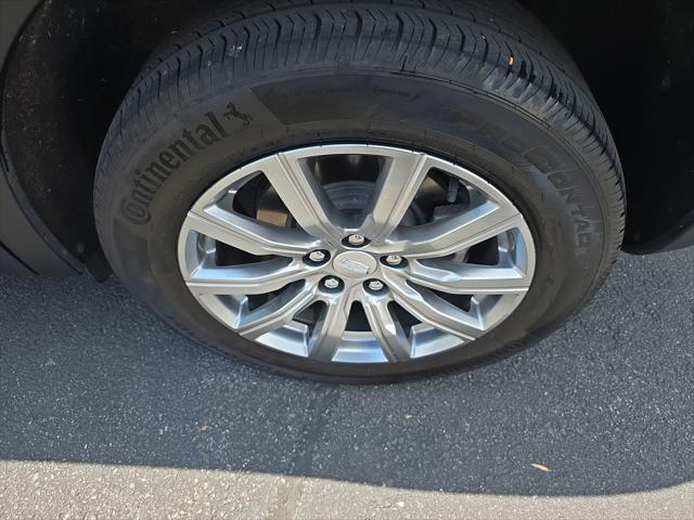 used 2023 Cadillac XT4 car, priced at $29,935