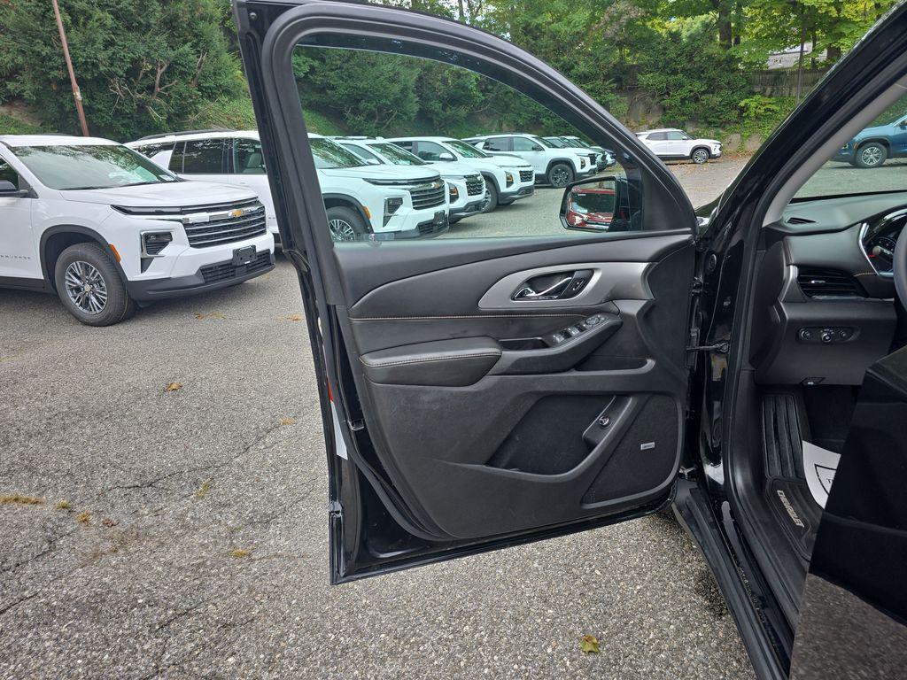 used 2020 Chevrolet Traverse car, priced at $18,995