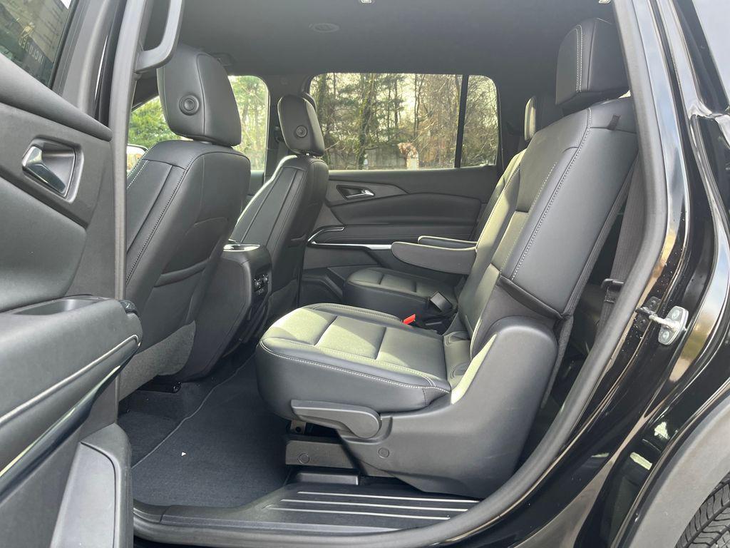 used 2024 Chevrolet Traverse car, priced at $36,924