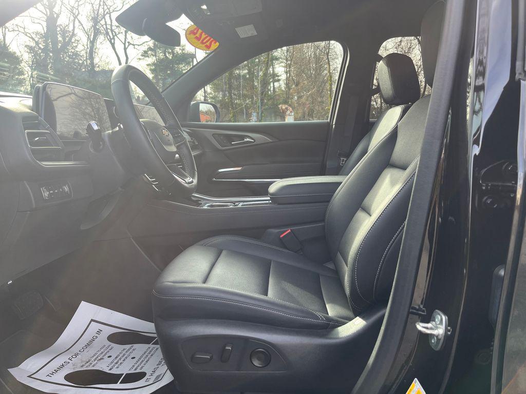 used 2024 Chevrolet Traverse car, priced at $36,924
