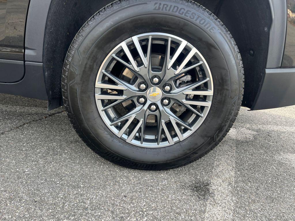 used 2024 Chevrolet Traverse car, priced at $36,924