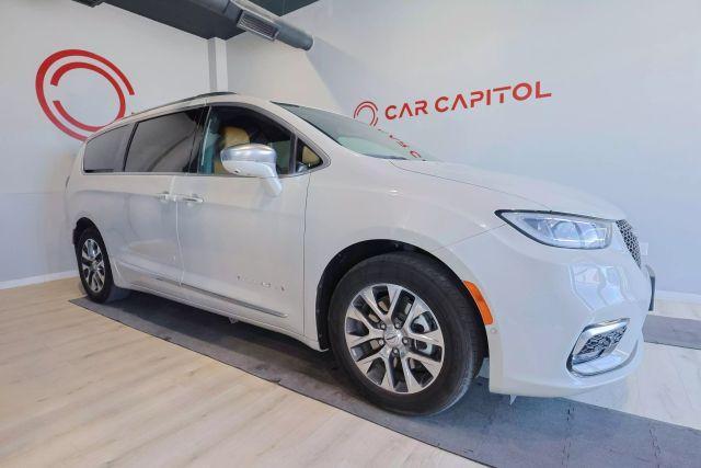 used 2021 Chrysler Pacifica Hybrid car, priced at $27,995