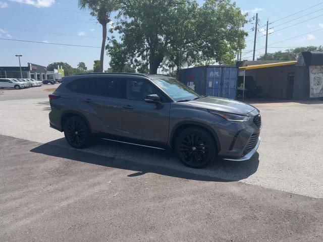 used 2024 Toyota Highlander car, priced at $43,852