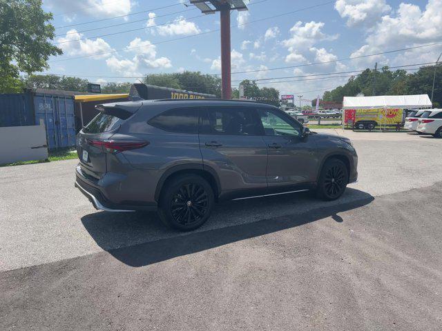 used 2024 Toyota Highlander car, priced at $43,852