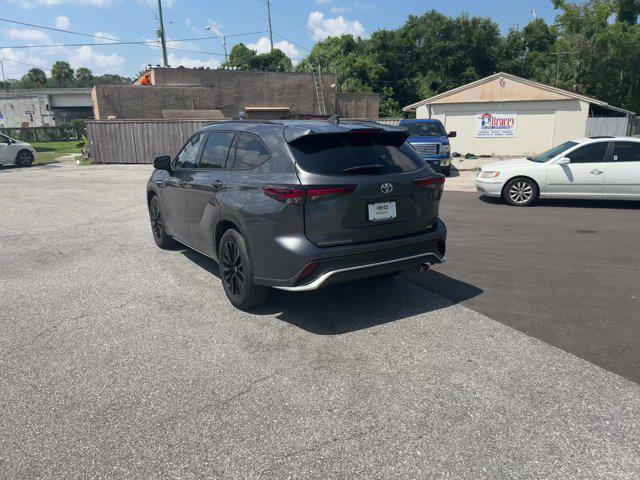 used 2024 Toyota Highlander car, priced at $43,852