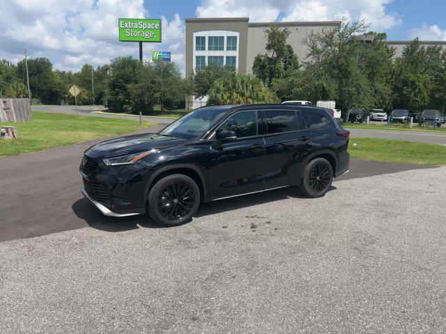 used 2024 Toyota Highlander car, priced at $43,852