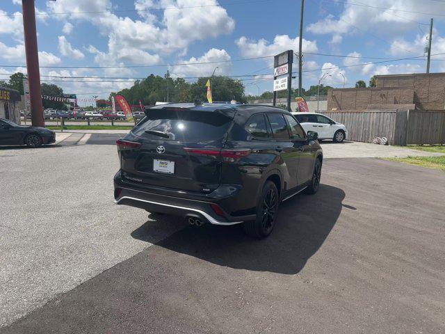 used 2024 Toyota Highlander car, priced at $43,852