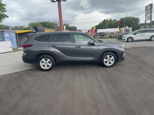 used 2023 Toyota Highlander car, priced at $30,953