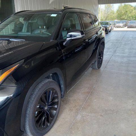 used 2024 Toyota Highlander car, priced at $44,923