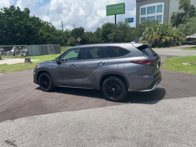 used 2024 Toyota Highlander car, priced at $44,490