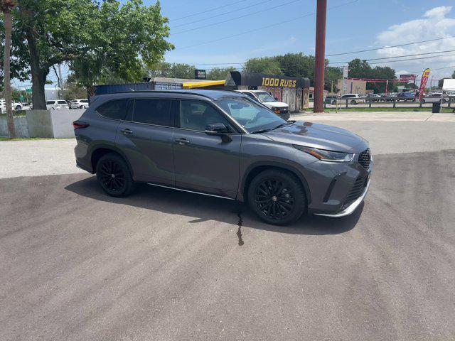 used 2024 Toyota Highlander car, priced at $44,490