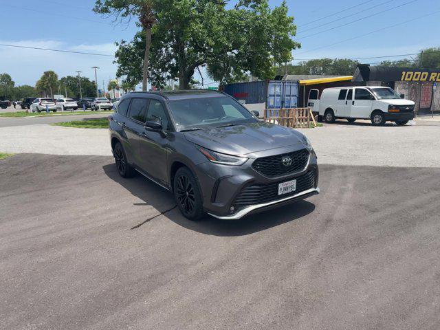 used 2024 Toyota Highlander car, priced at $44,490