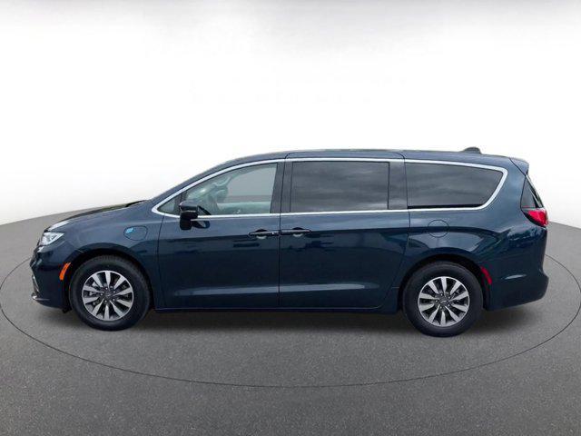 used 2023 Chrysler Pacifica Hybrid car, priced at $26,429