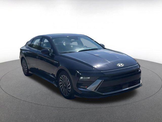used 2024 Hyundai Sonata Hybrid car, priced at $23,228