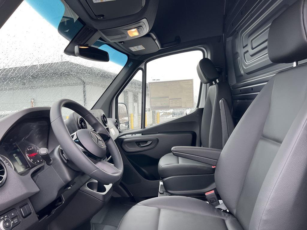 new 2025 Mercedes-Benz Sprinter 2500 car, priced at $63,229