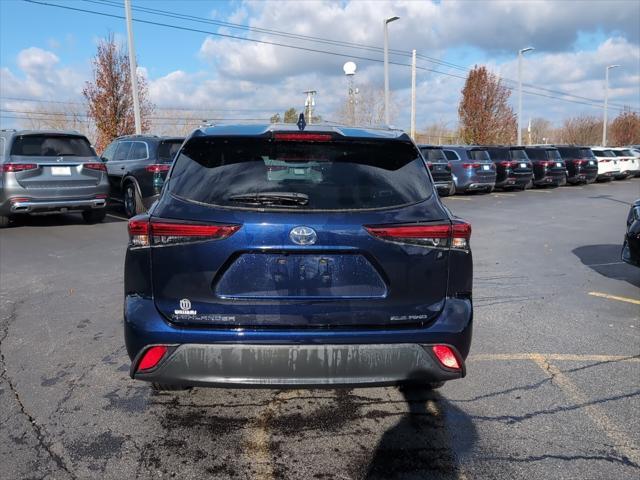 used 2022 Toyota Highlander car, priced at $38,913