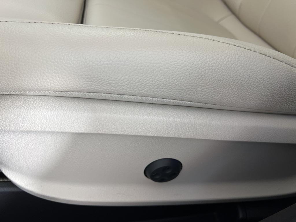 used 2023 Mercedes-Benz GLB 250 car, priced at $38,649