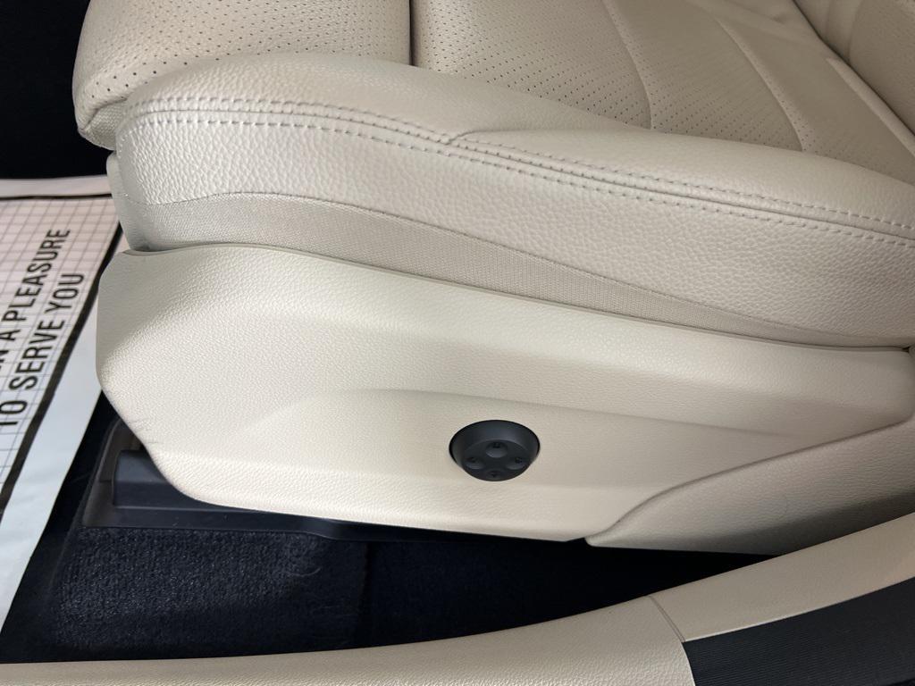 used 2022 Mercedes-Benz GLC 300 car, priced at $35,995