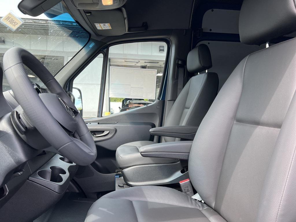 new 2025 Mercedes-Benz Sprinter 2500 car, priced at $74,577