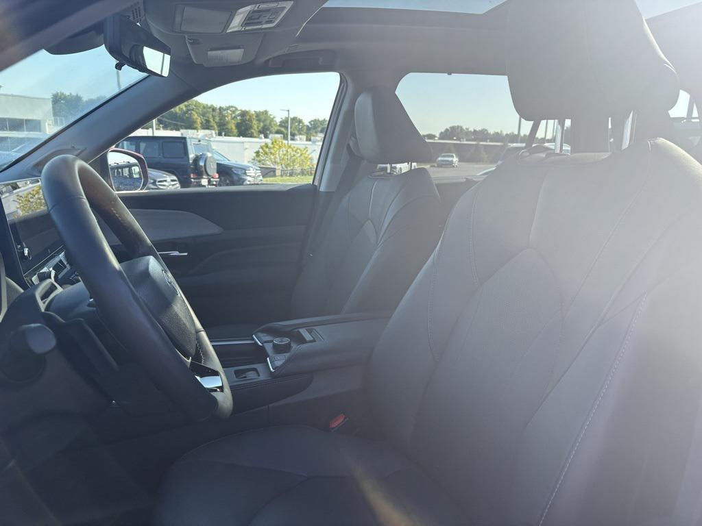 used 2025 Toyota Grand Highlander car, priced at $54,995