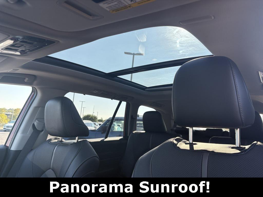used 2025 Toyota Grand Highlander car, priced at $54,995