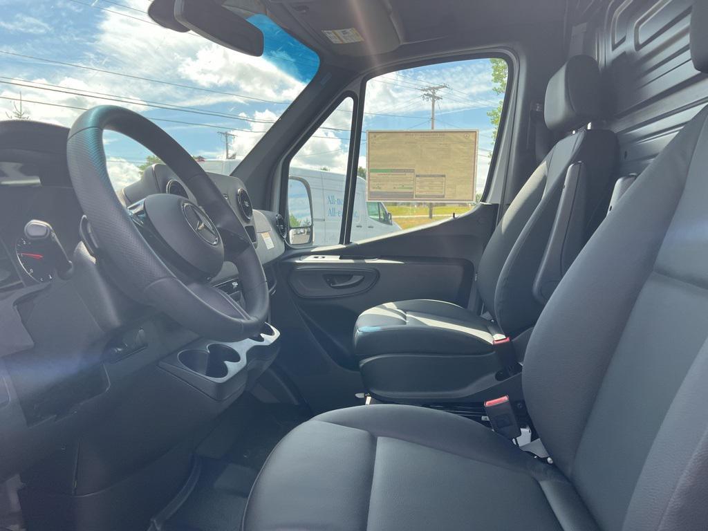 new 2025 Mercedes-Benz Sprinter 2500 car, priced at $68,872