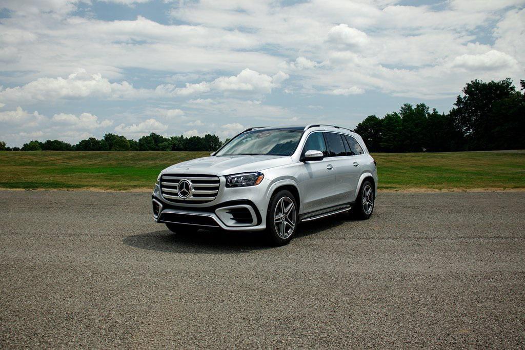 new 2025 Mercedes-Benz GLS 450 car, priced at $100,055