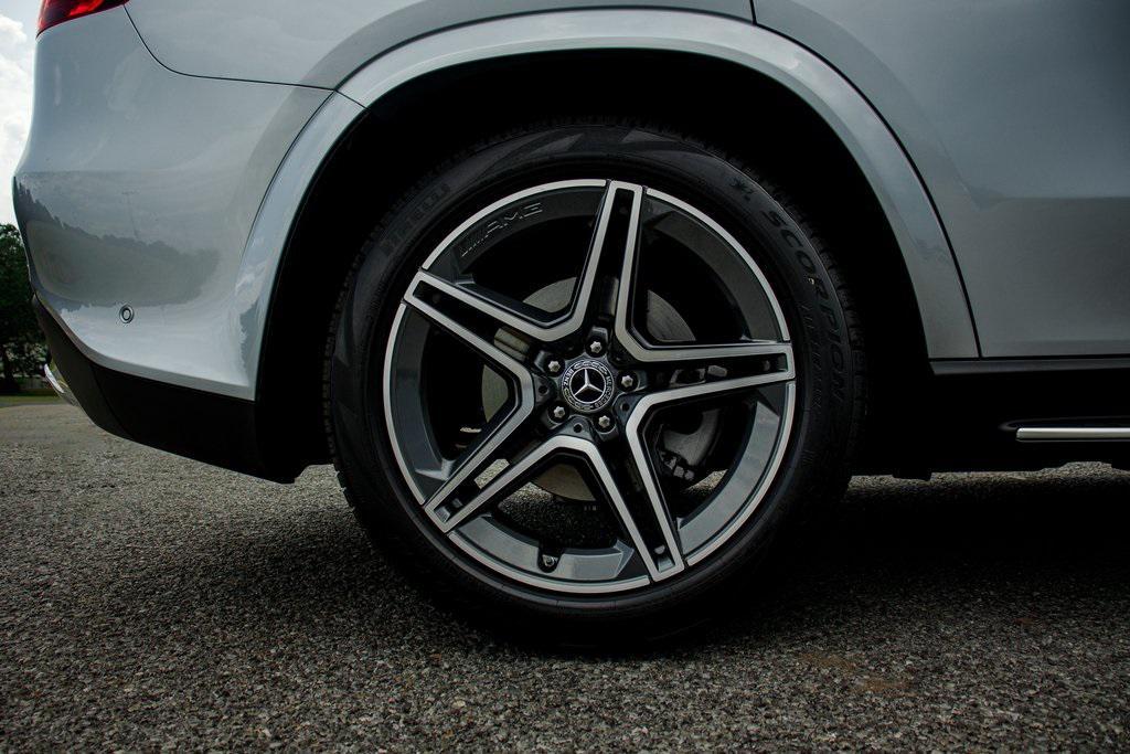 new 2025 Mercedes-Benz GLS 450 car, priced at $100,055