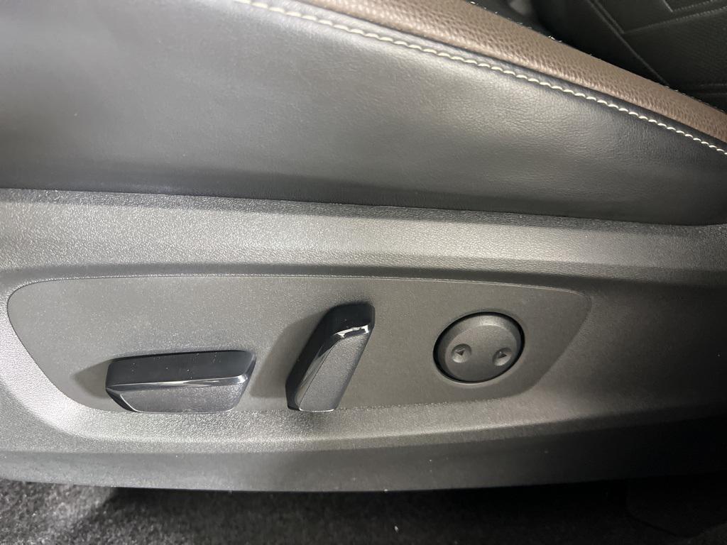 used 2022 Nissan Pathfinder car, priced at $32,489