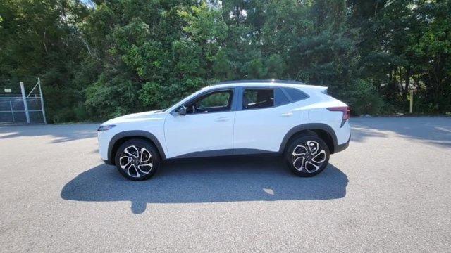 used 2025 Chevrolet Trax car, priced at $24,400