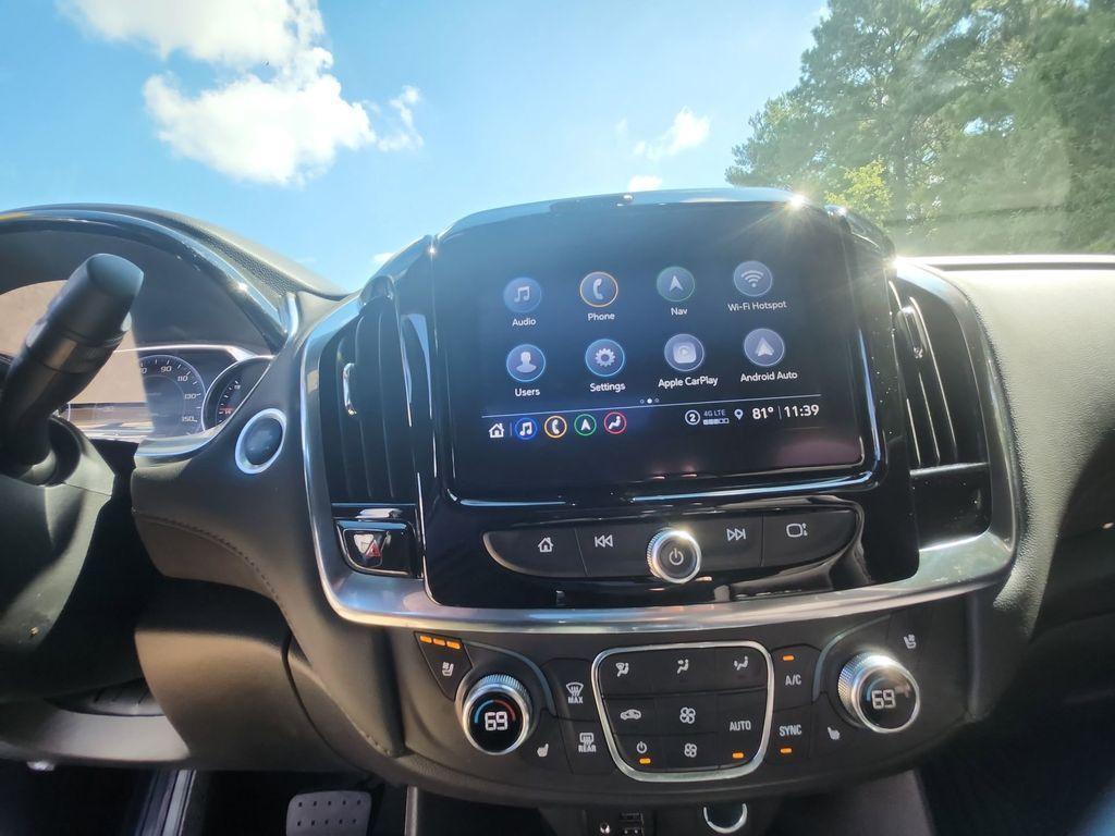 used 2023 Chevrolet Traverse car, priced at $38,200