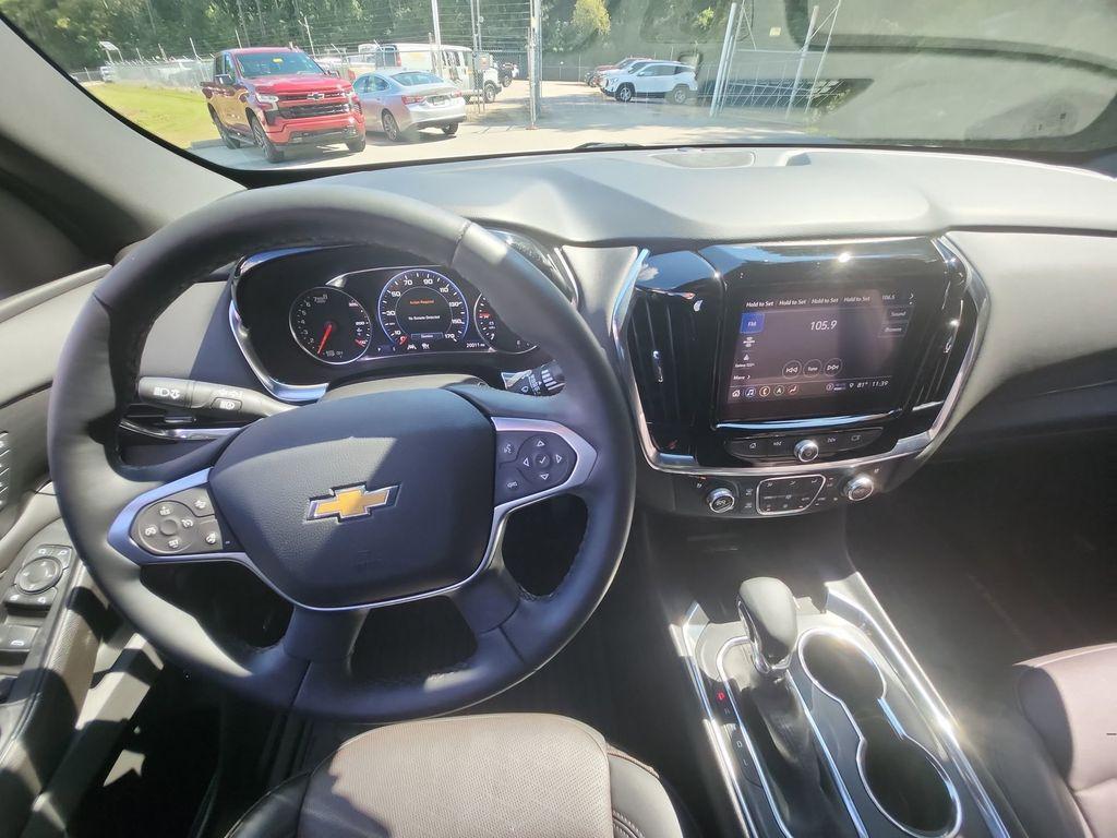 used 2023 Chevrolet Traverse car, priced at $38,200