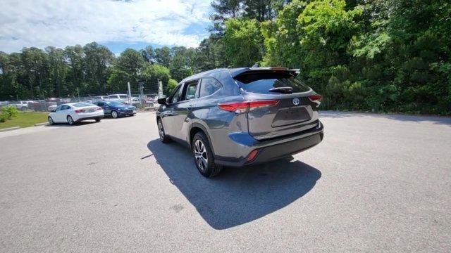 used 2022 Toyota Highlander Hybrid car, priced at $34,300