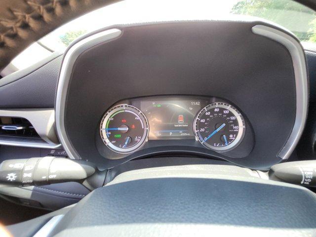 used 2022 Toyota Highlander Hybrid car, priced at $34,300