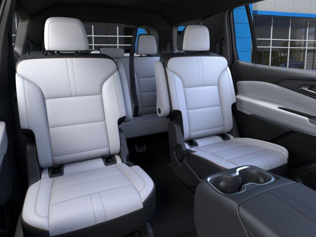 new 2025 Chevrolet Traverse car, priced at $52,107