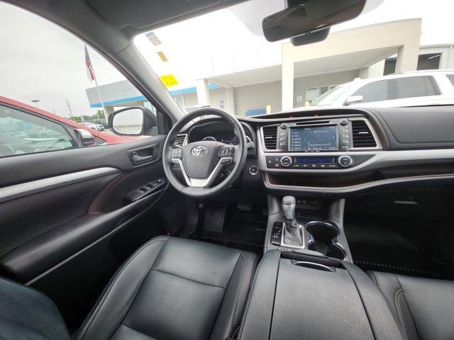 used 2019 Toyota Highlander car, priced at $26,750