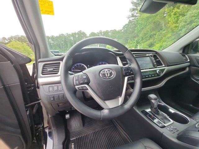 used 2019 Toyota Highlander car, priced at $26,750