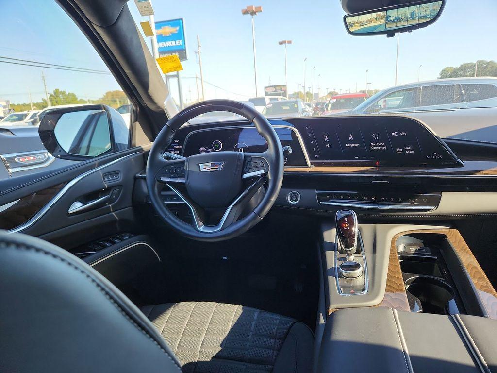 used 2024 Cadillac Escalade car, priced at $83,995