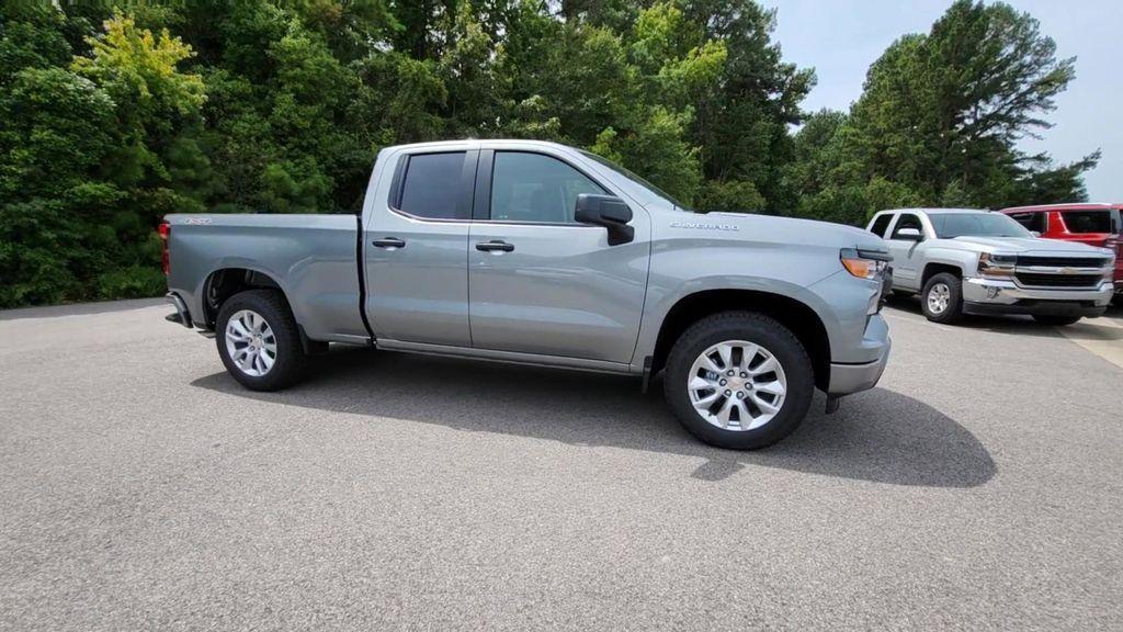 new 2024 Chevrolet Silverado 1500 car, priced at $41,703